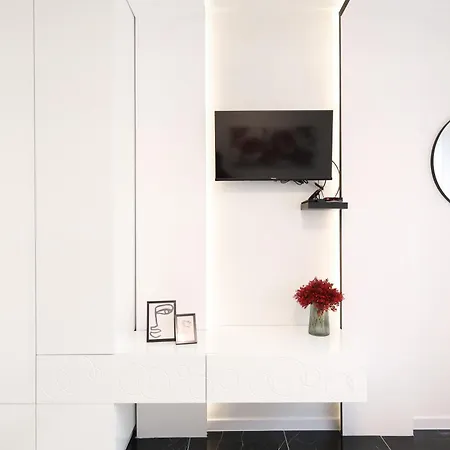 Point Apartmani, *