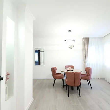 Point Apartmani, *